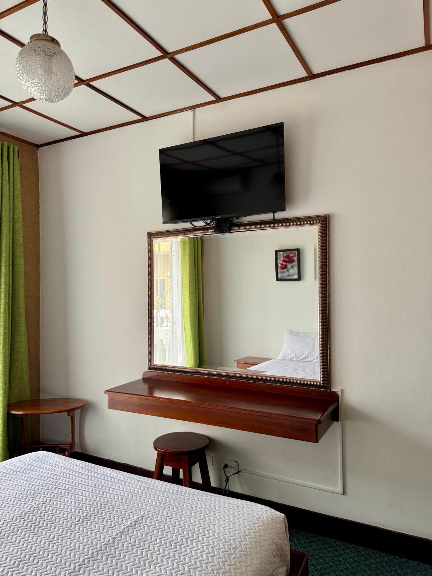 Hotel Malinche Quepos Extérieur photo